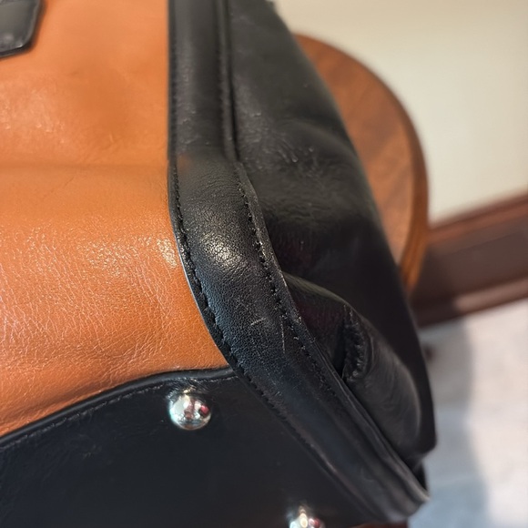 DKNY  vintage  shoulder bag  large leather  black/brown. Silvertone HW. Excellen - Picture 16 of 17